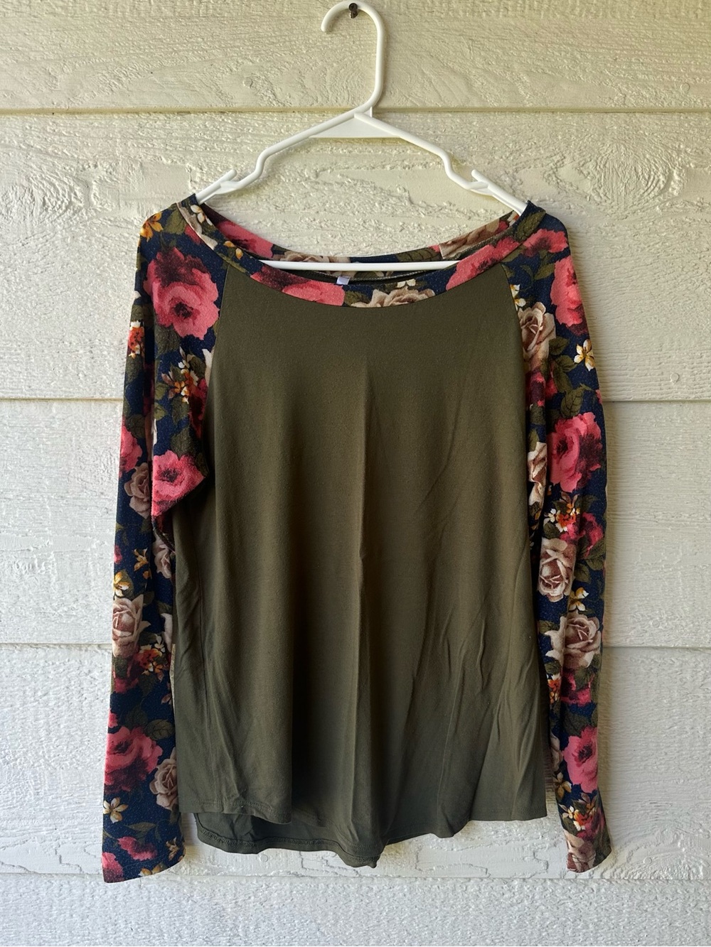 Olive floral sleeve top